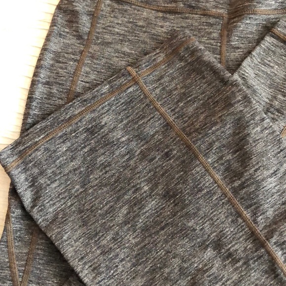 Athleta marled gray “bootleg “ yoga pants - Picture 4 of 6